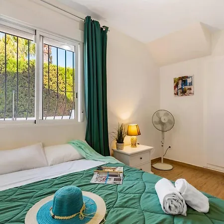 Watsi - Plusholidays * Casas de Torrat