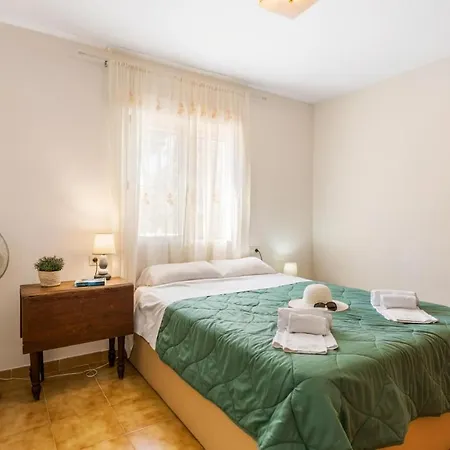 Watsi - Plusholidays Villa