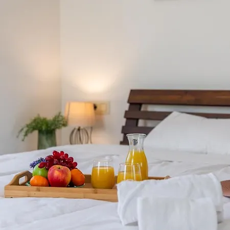 Watsi - Plusholidays Villa