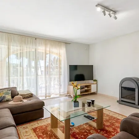 Watsi - Plusholidays Calpe