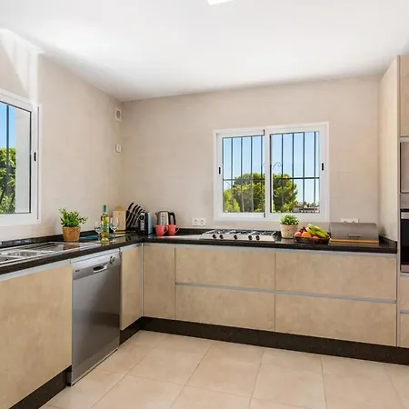 Watsi - Plusholidays *