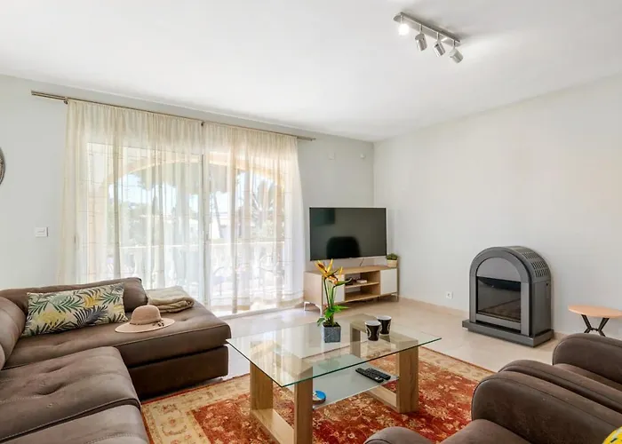 Watsi - Plusholidays Casas de Torrat