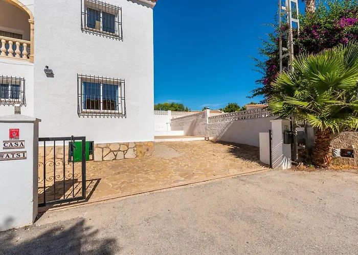 Watsi - Plusholidays Casas de Torrat