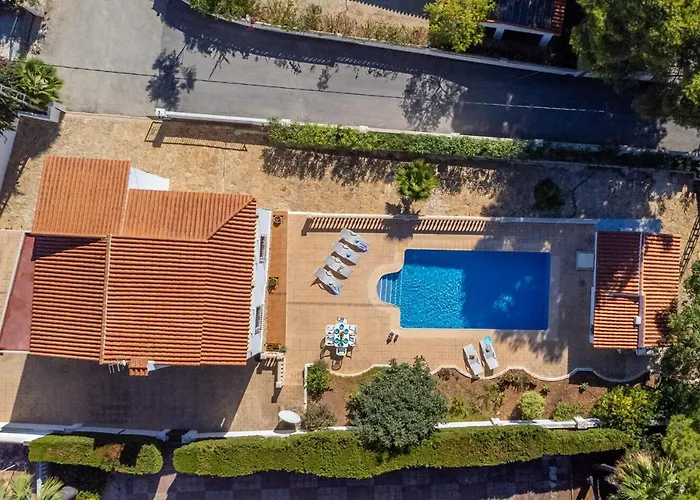 Watsi - Plusholidays Villa