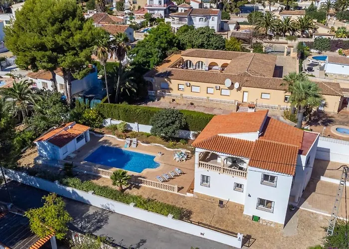 Watsi - Plusholidays Casas de Torrat