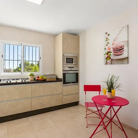 Watsi - Plusholidays