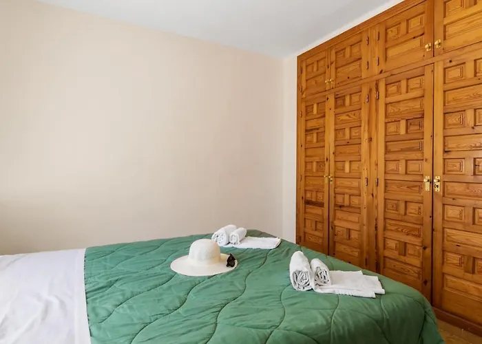 Watsi - Plusholidays Casas de Torrat